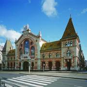 ブダペスト国会議事堂見学＆中央市場見学ツアー(食事なし）